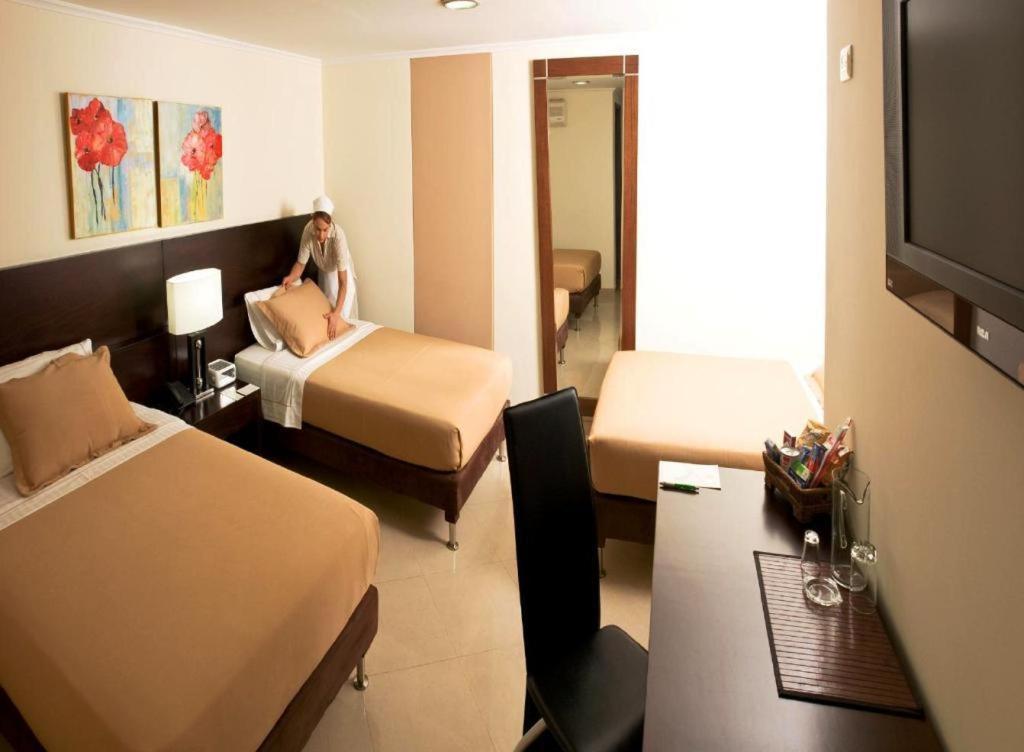 Hotel Alameda De La 10 ميديلين الغرفة الصورة