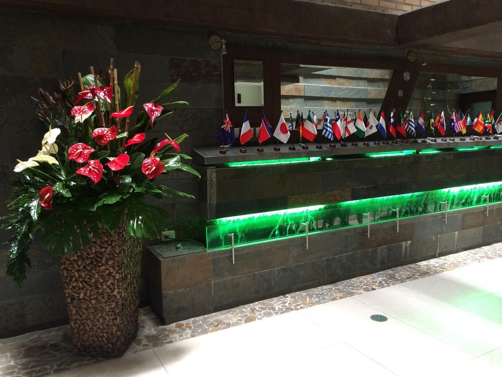 Hotel Alameda De La 10 ميديلين المظهر الخارجي الصورة