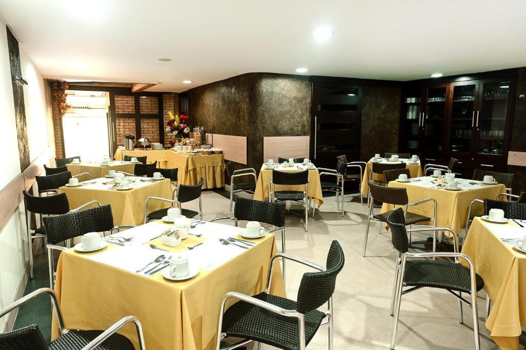 Hotel Alameda De La 10 ميديلين المظهر الخارجي الصورة